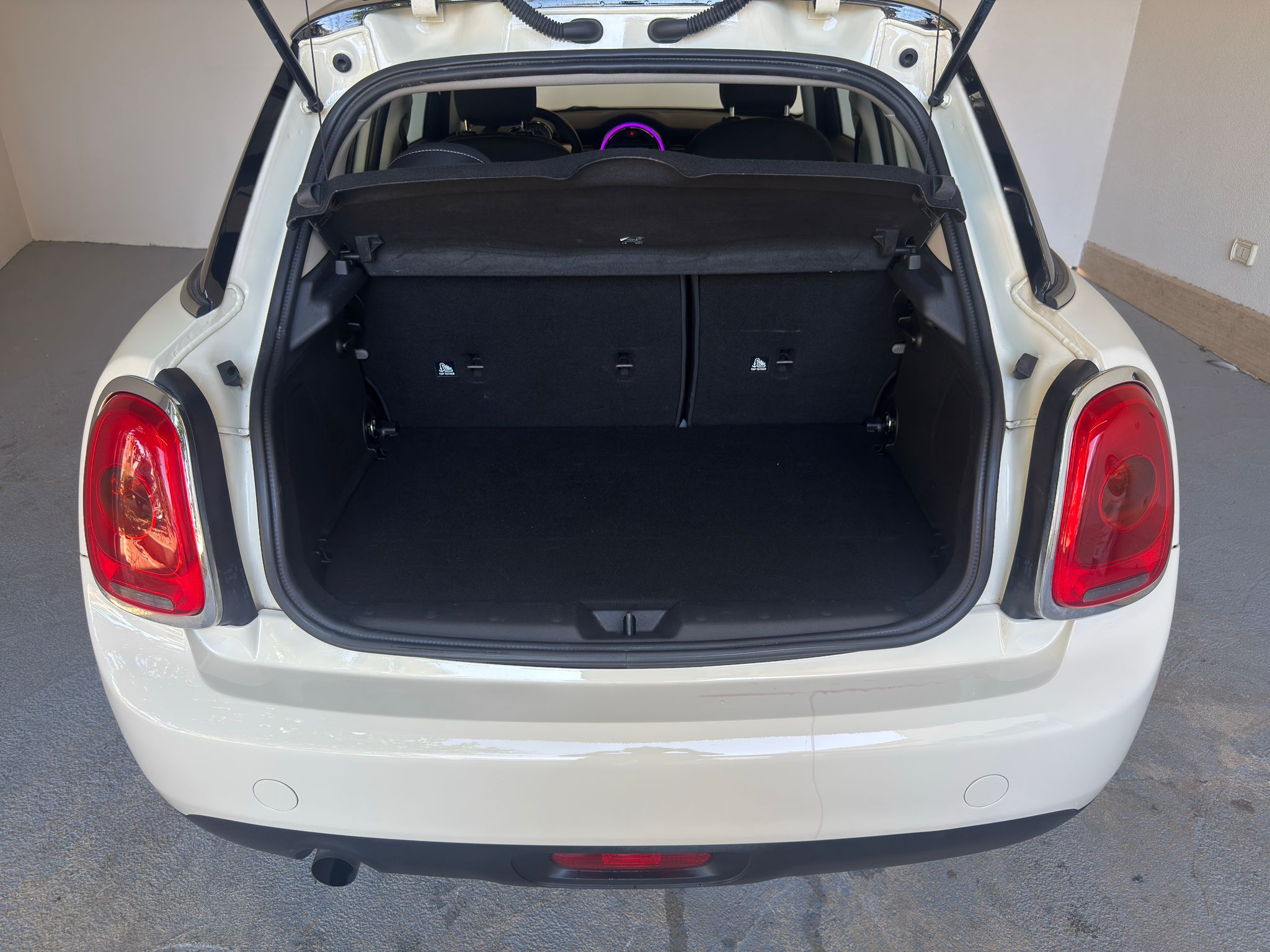 
								MINI Mini One First 1.2 full									