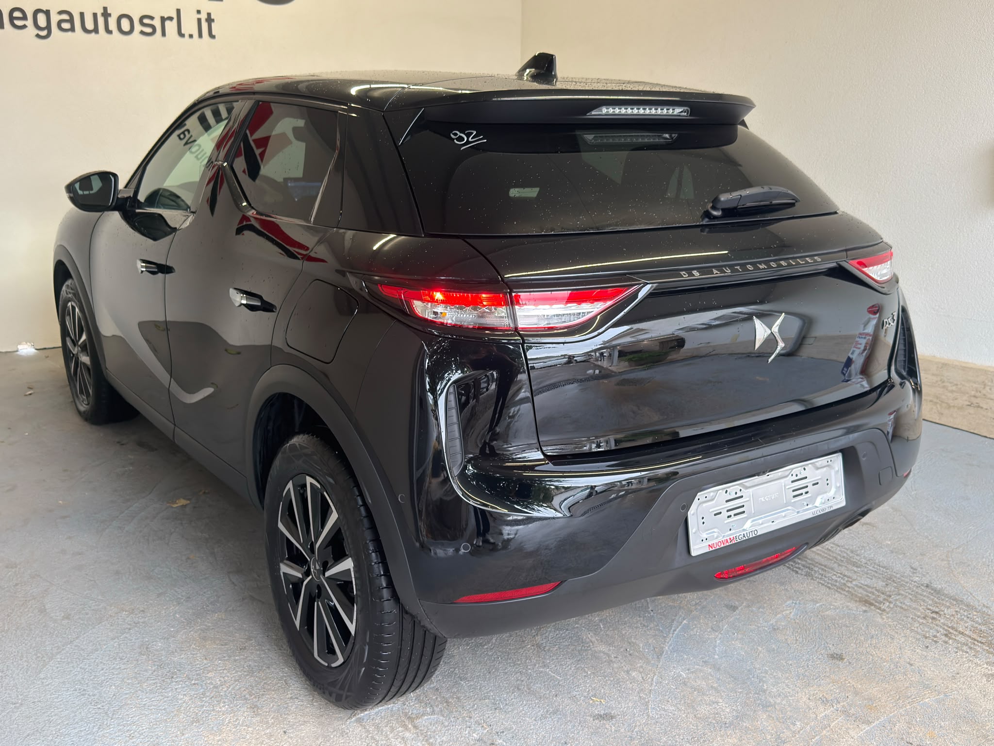 
								DS Automobiles DS 3 1.2 PureTech 100 Bastille full									