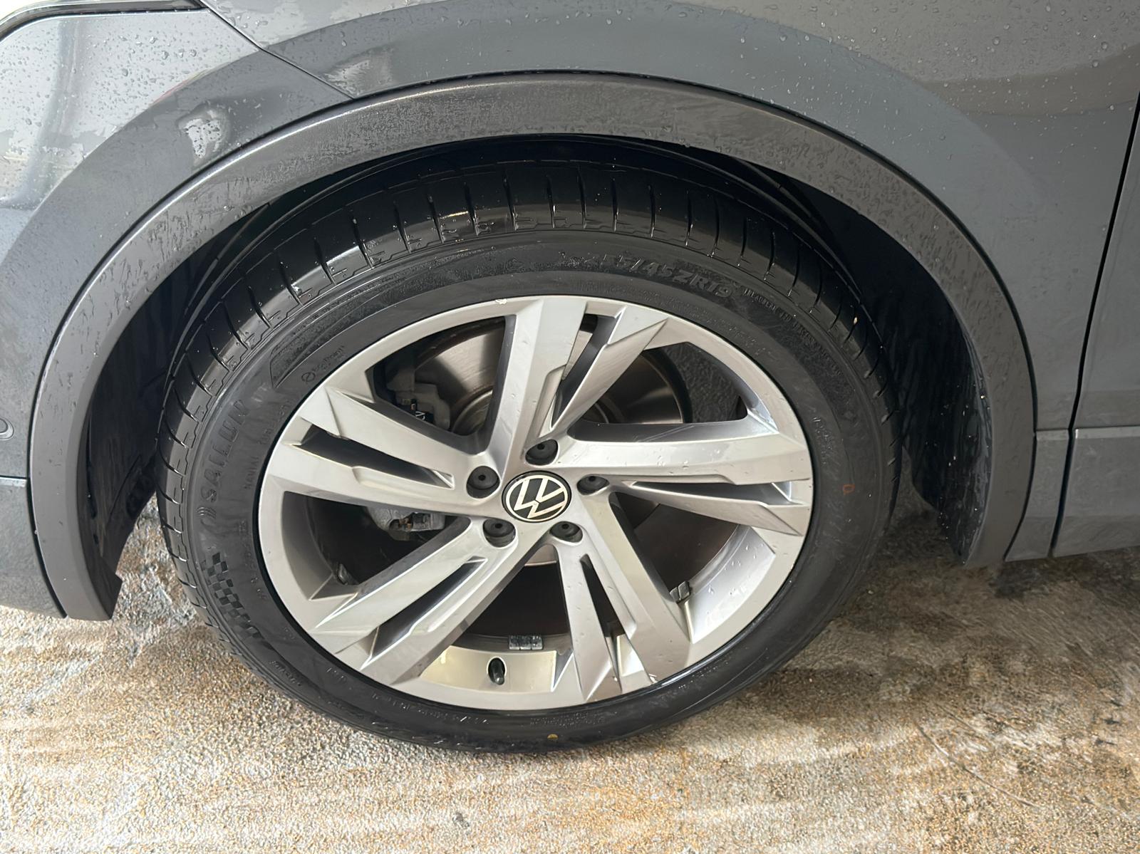 
								Volkswagen Tiguan 1.5 TSI BMT R-Line full									