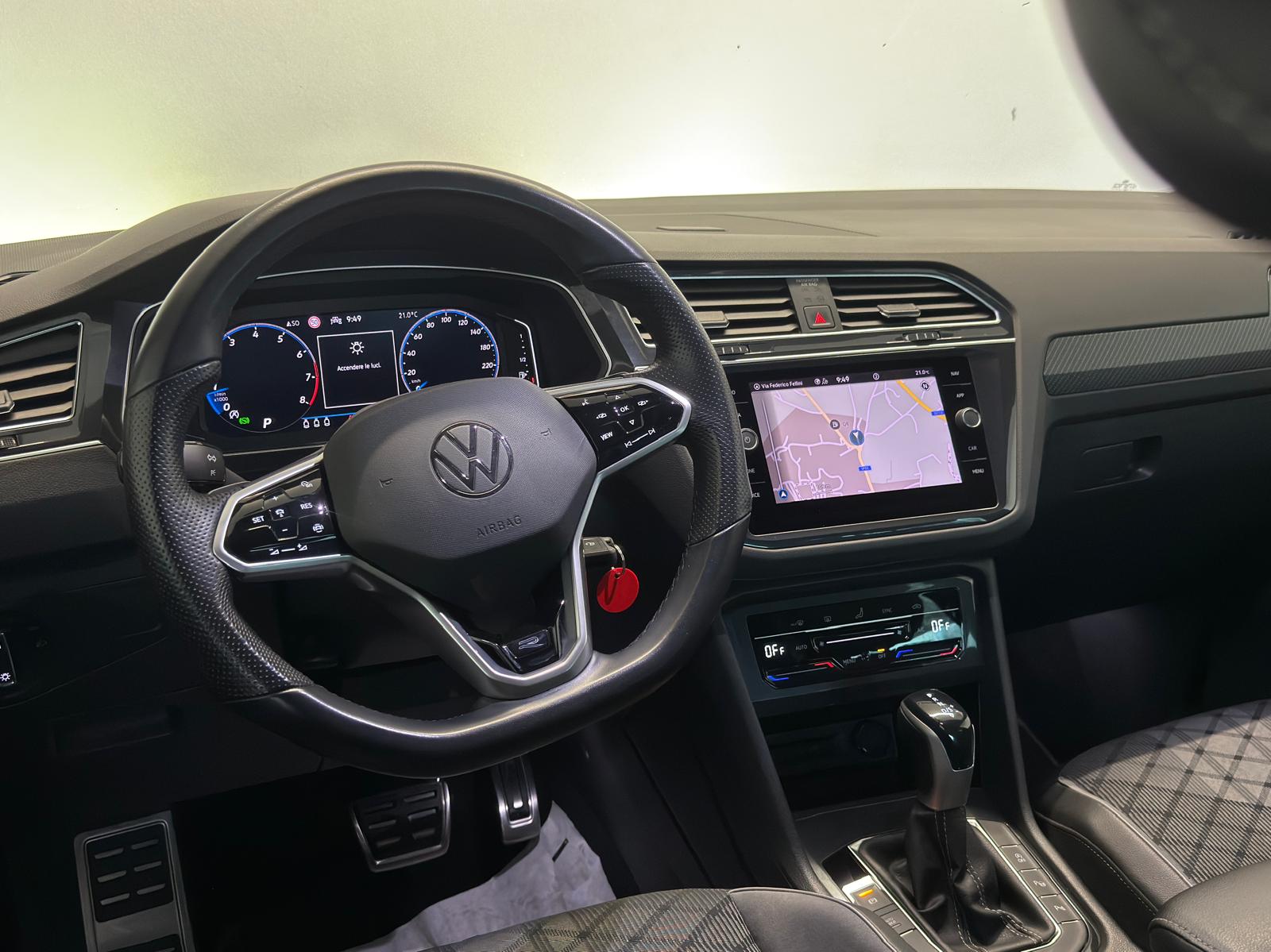 
								Volkswagen Tiguan 1.5 TSI BMT R-Line full									