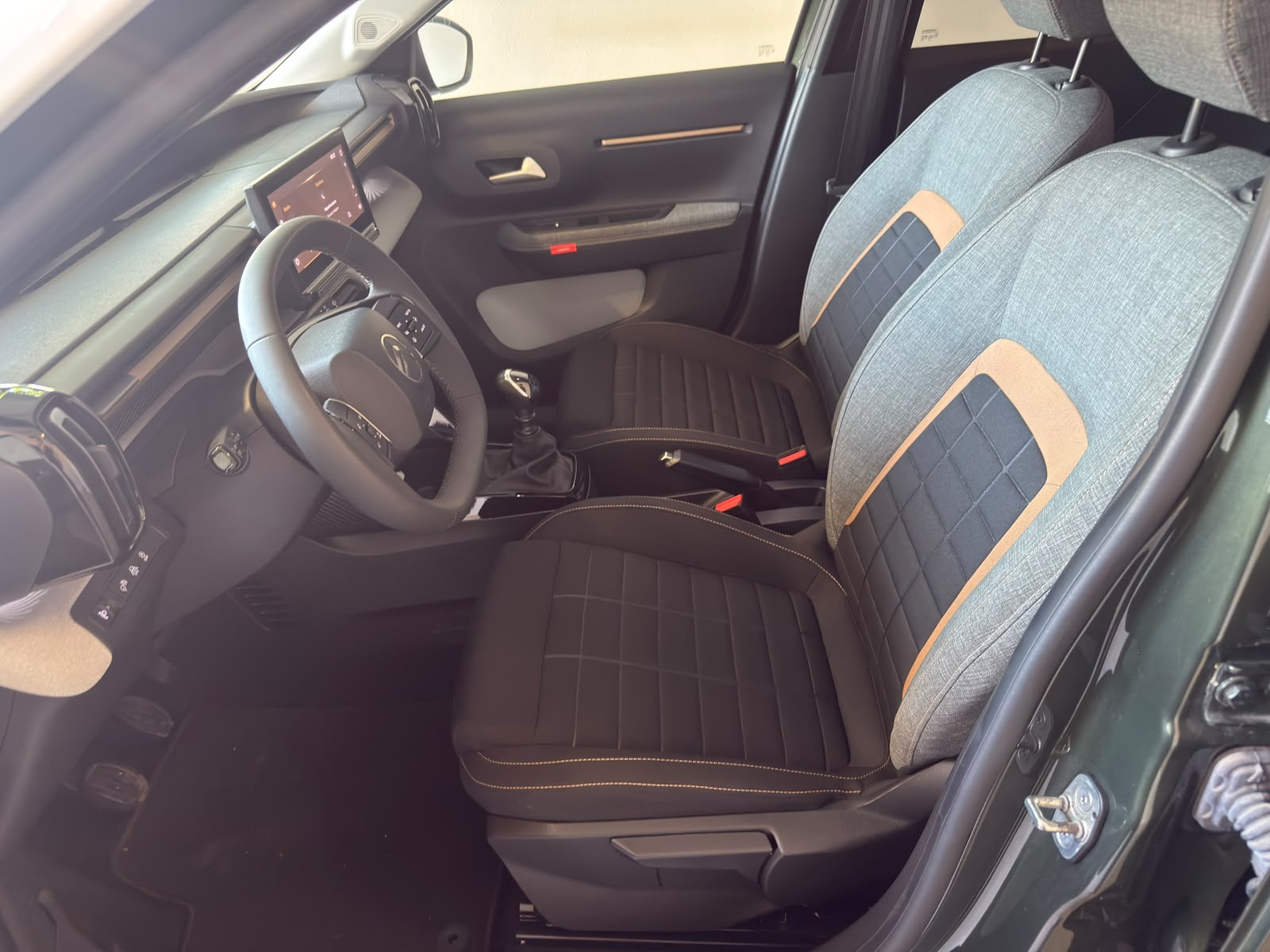 
								Citroen C3 Aircross 1.2 Turbo 100 PLUS full									