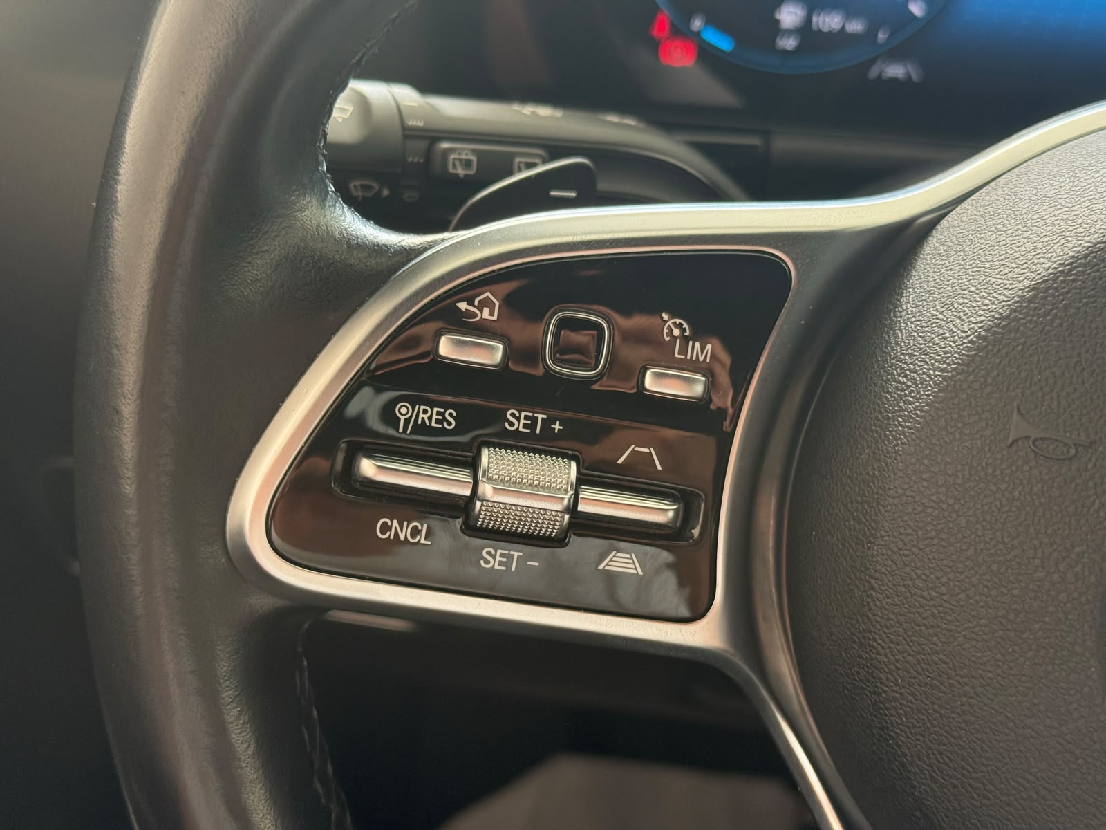 
								Mercedes-Benz GLA 220 d 4Matic Sport Plus full									