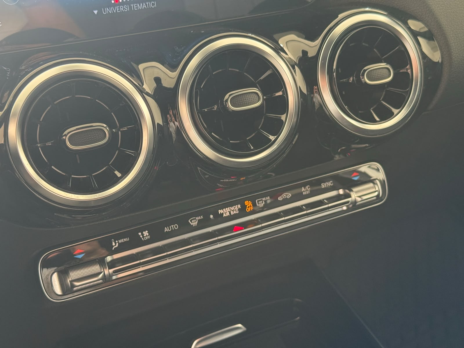 
								Mercedes-Benz GLA 220 d 4Matic Sport Plus full									