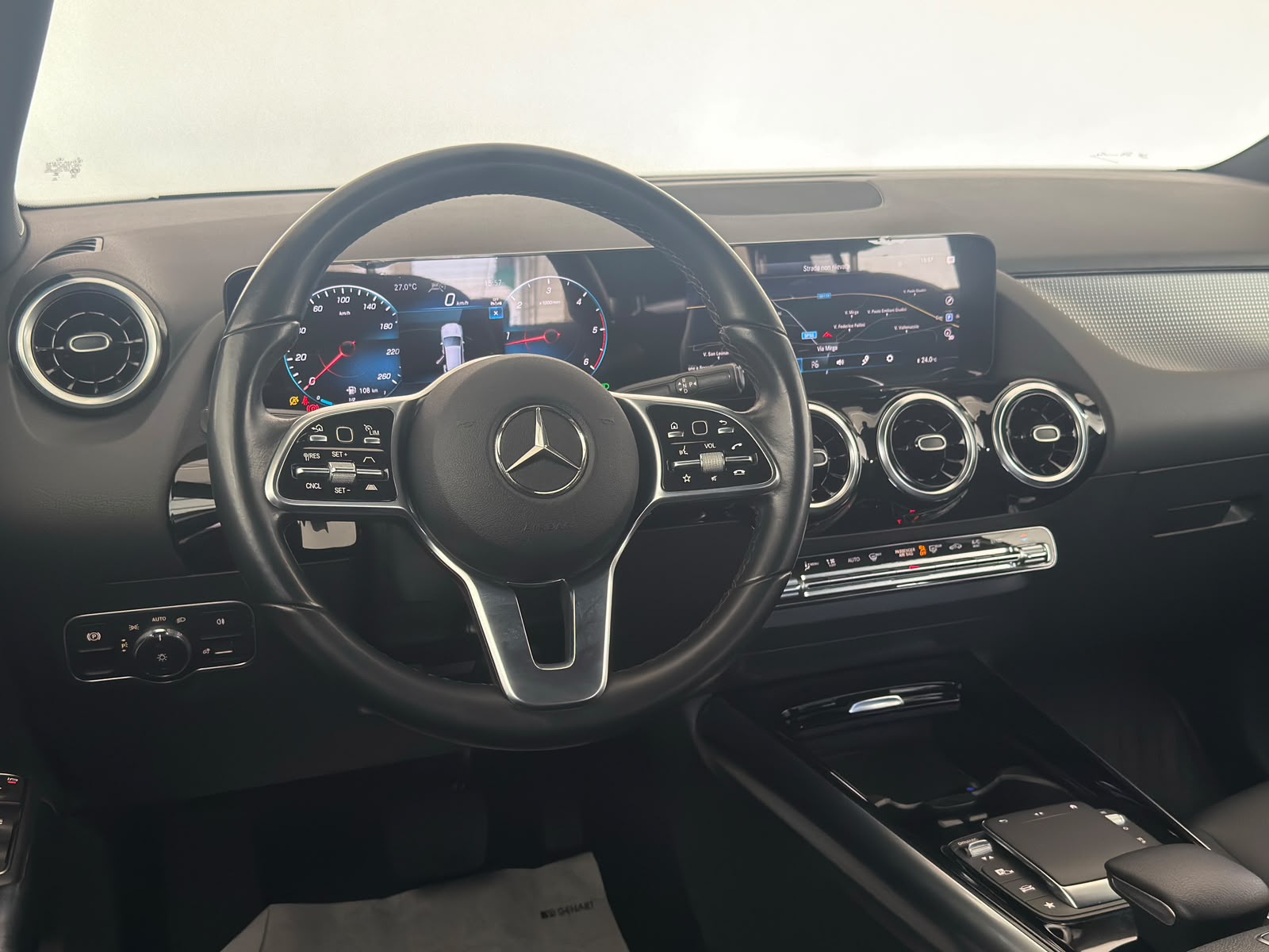 
								Mercedes-Benz GLA 220 d 4Matic Sport Plus full									