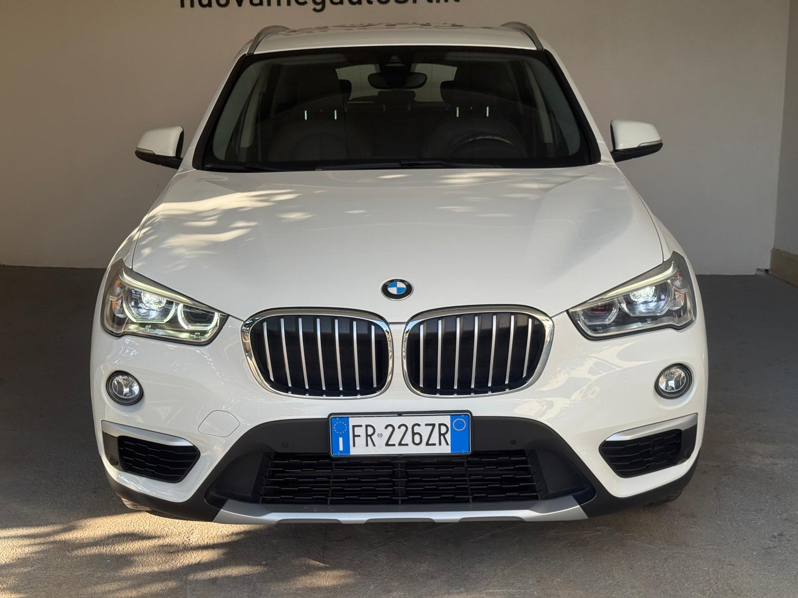
								BMW X1 sDrive 16d xLine full									