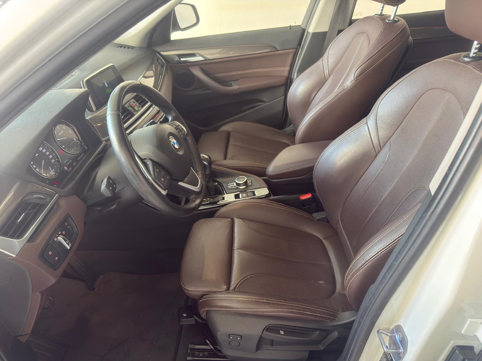 
								BMW X1 sDrive 16d xLine full									