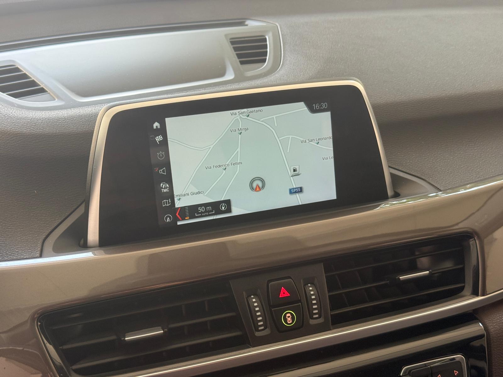 
								BMW X1 sDrive 16d xLine full									