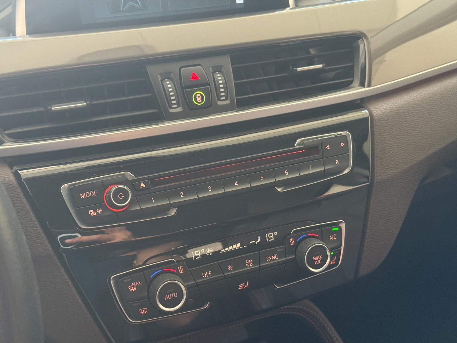 
								BMW X1 sDrive 16d xLine full									