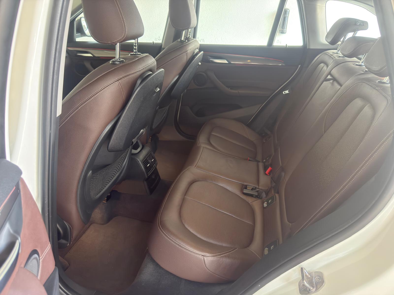 
								BMW X1 sDrive 16d xLine full									