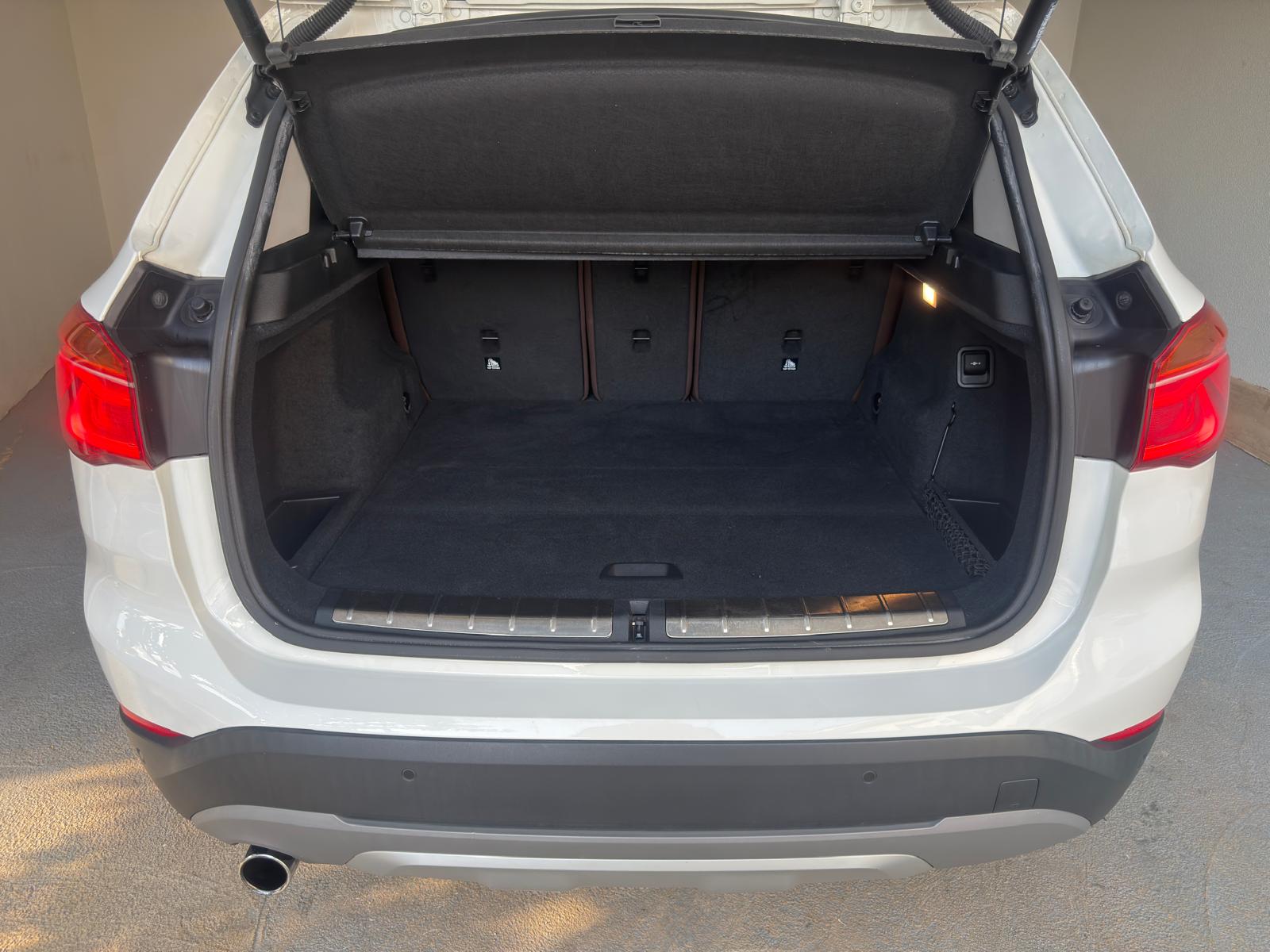 
								BMW X1 sDrive 16d xLine full									