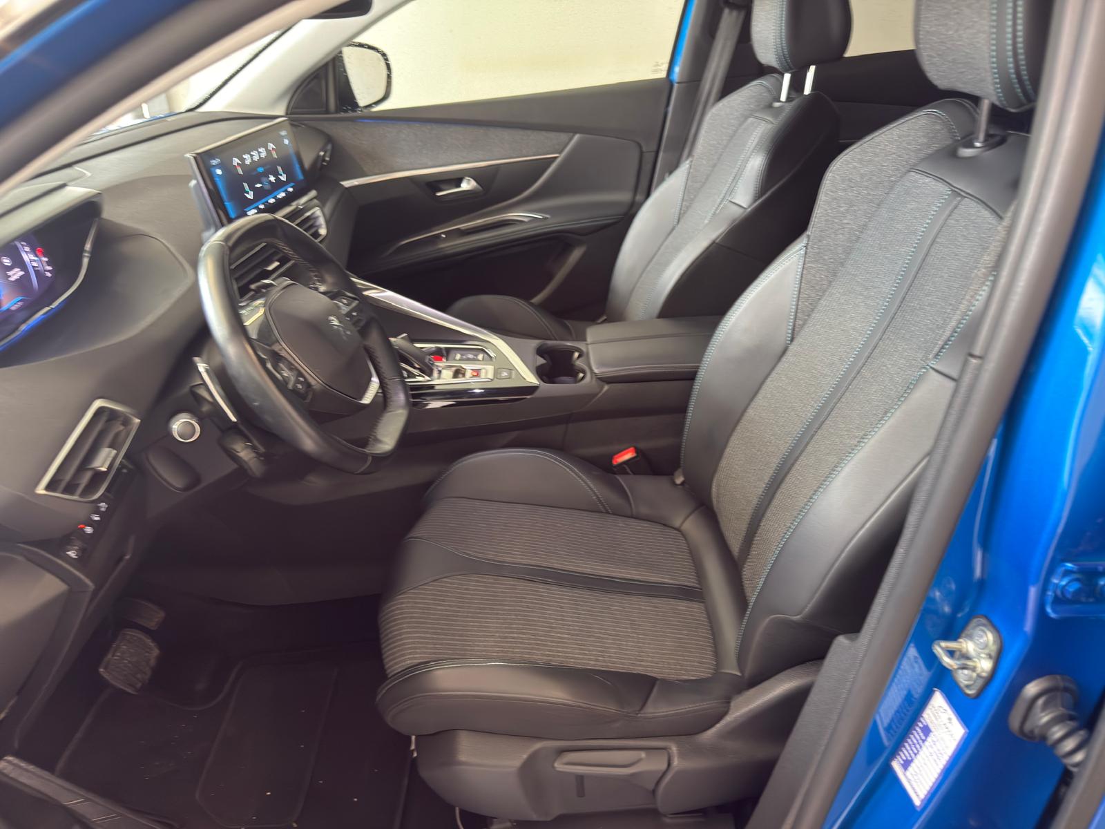 
								Peugeot 3008 1.5 BlueHDi 130 FAP Allure Pack full									