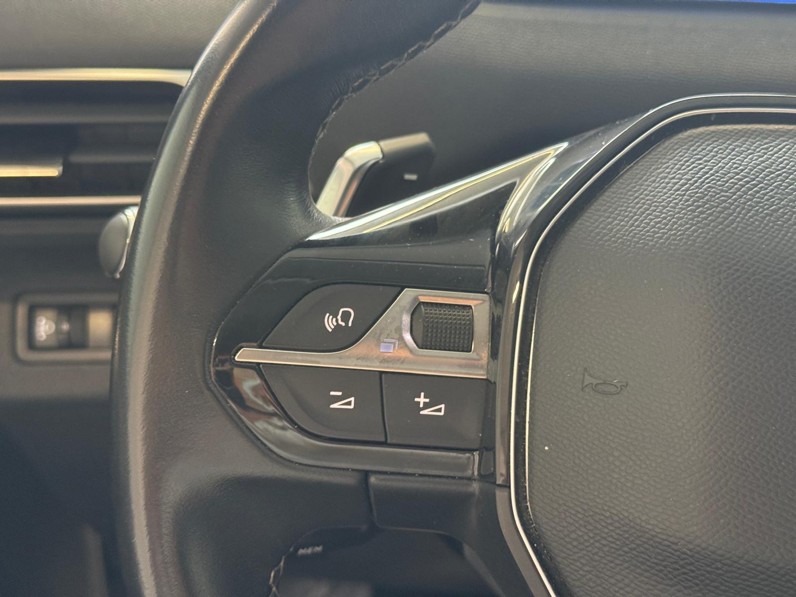 
								Peugeot 3008 1.5 BlueHDi 130 FAP Allure Pack full									