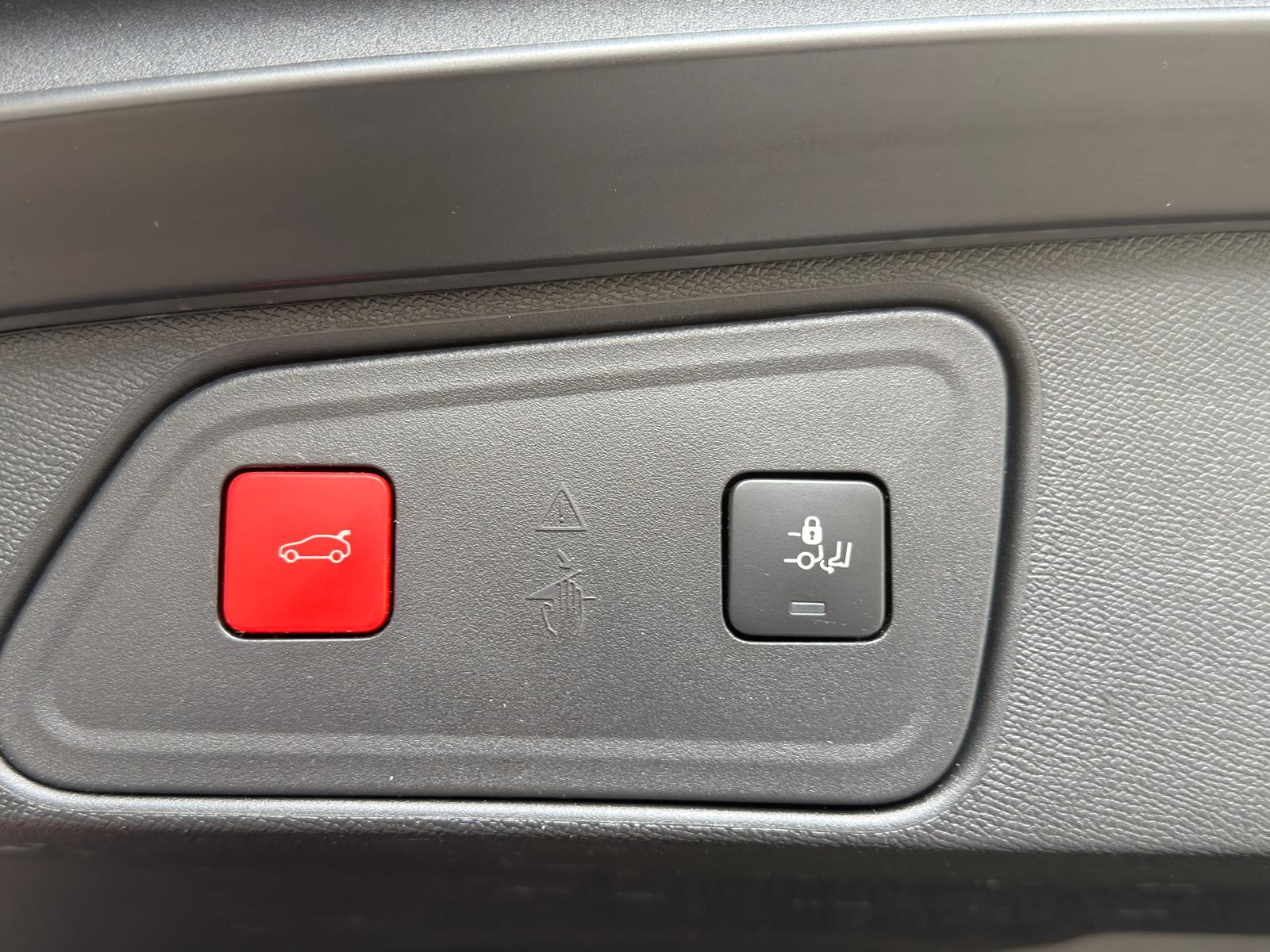 
								Peugeot 3008 1.5 BlueHDi 130 FAP Allure Pack full									