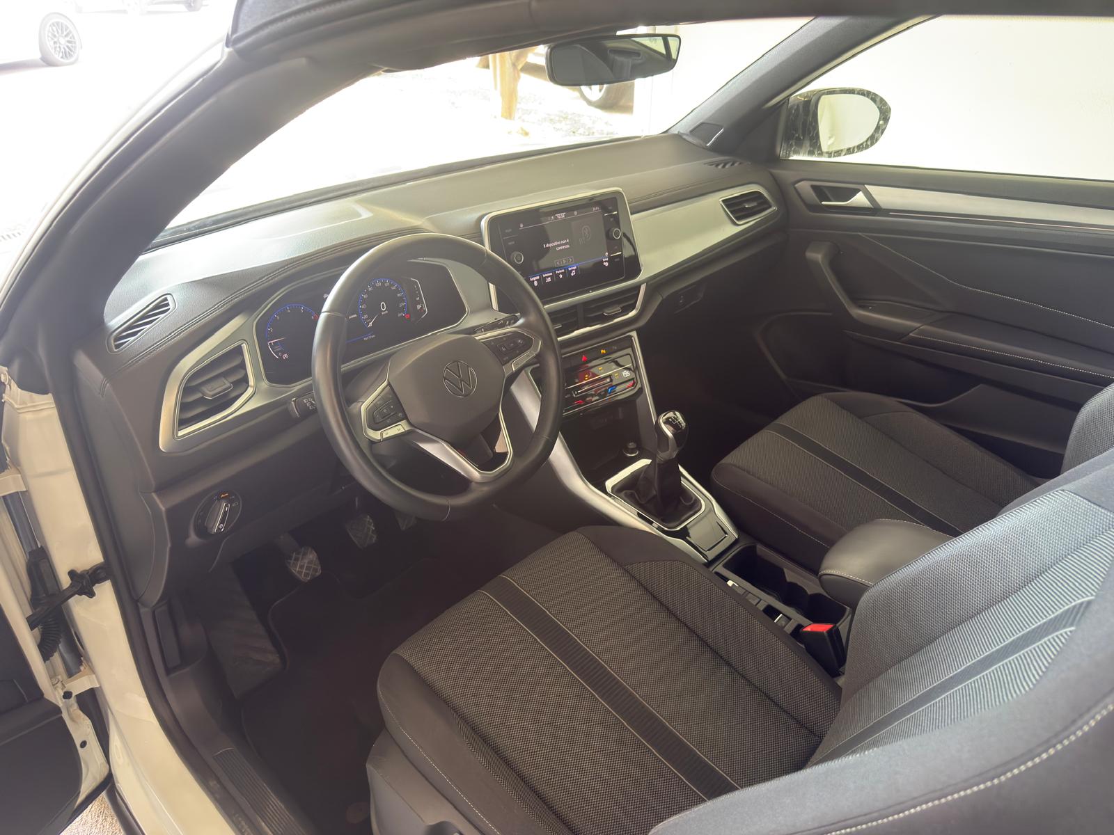 
								Volkswagen T-Roc Cabriolet 1.0 TSI Style full									