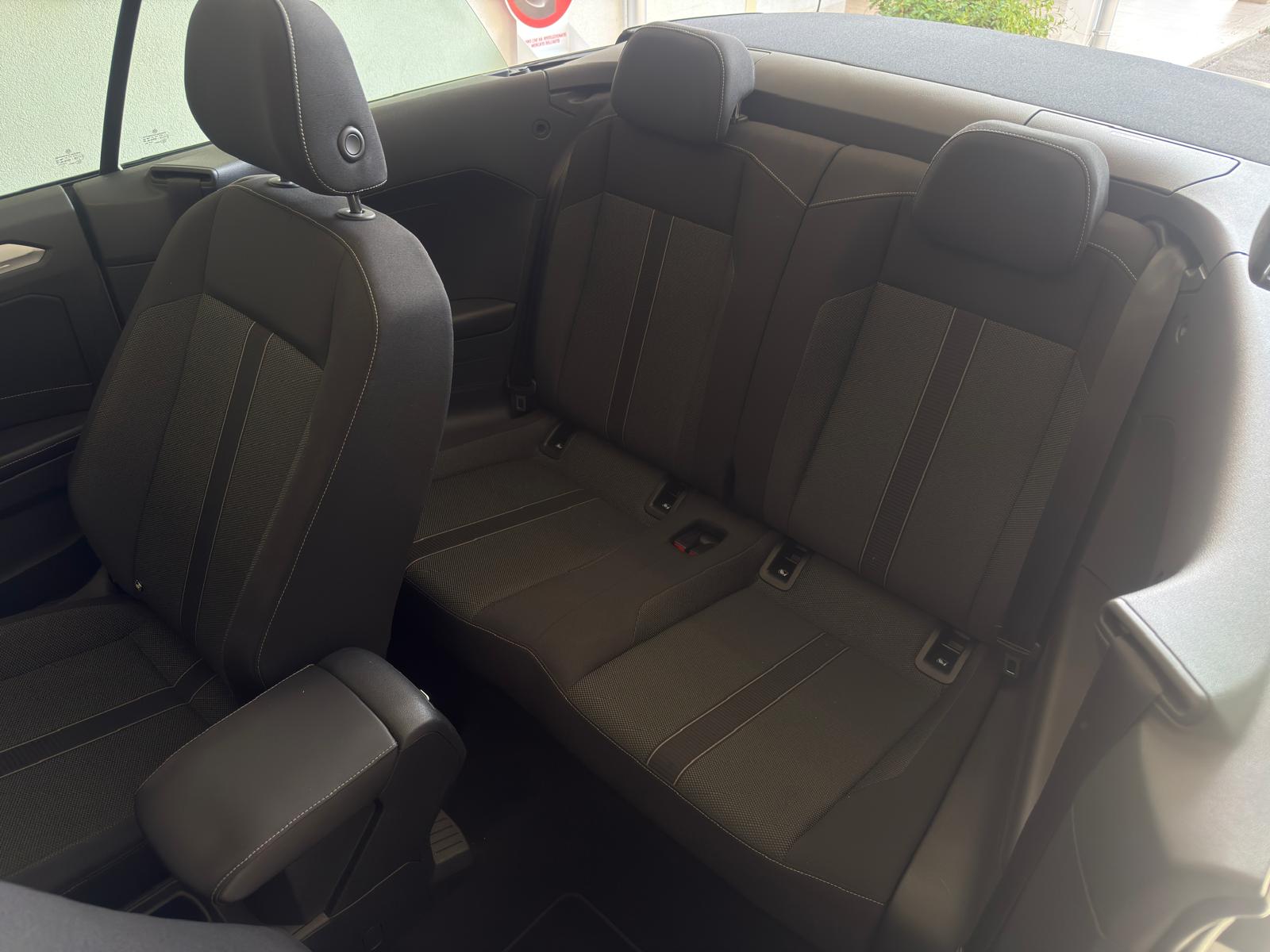 
								Volkswagen T-Roc Cabriolet 1.0 TSI Style full									