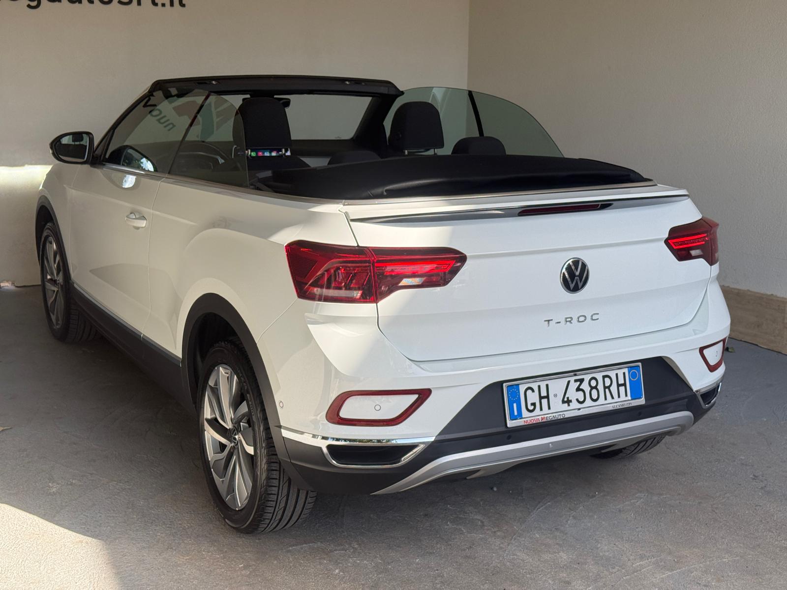 
								Volkswagen T-Roc Cabriolet 1.0 TSI Style full									