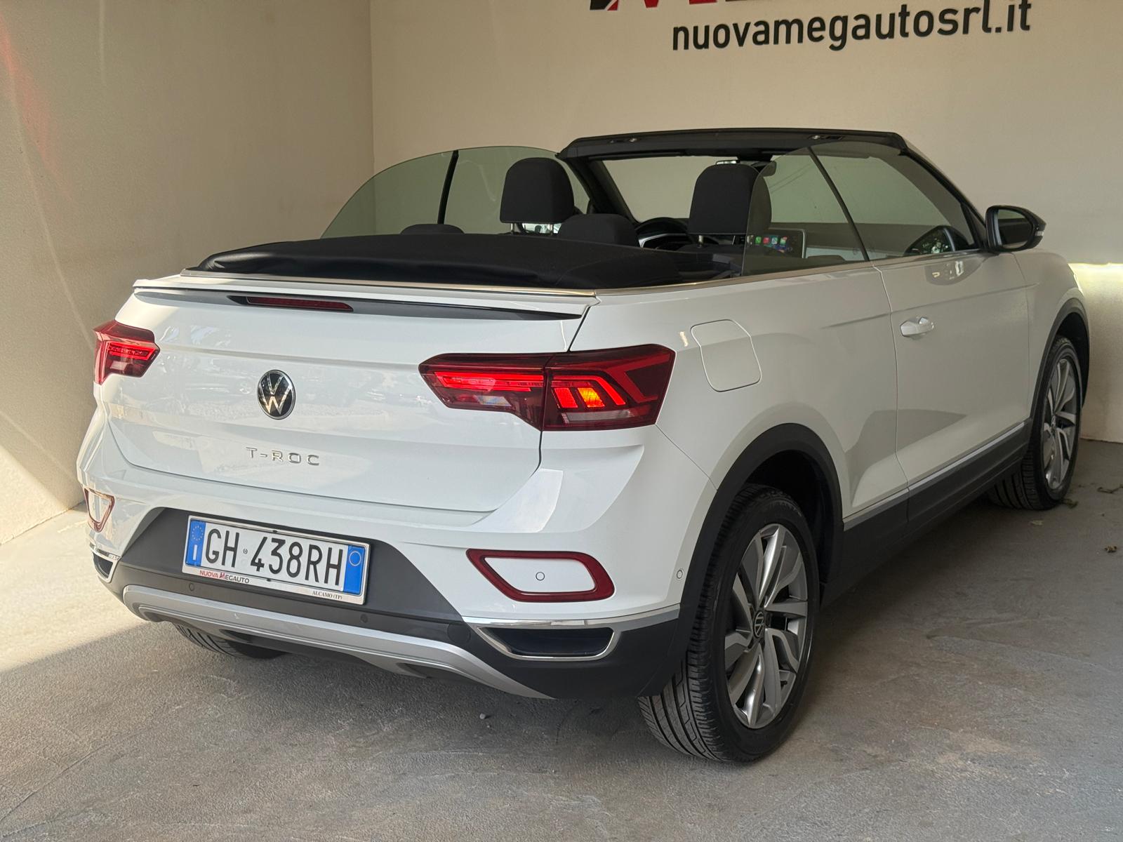 
								Volkswagen T-Roc Cabriolet 1.0 TSI Style full									