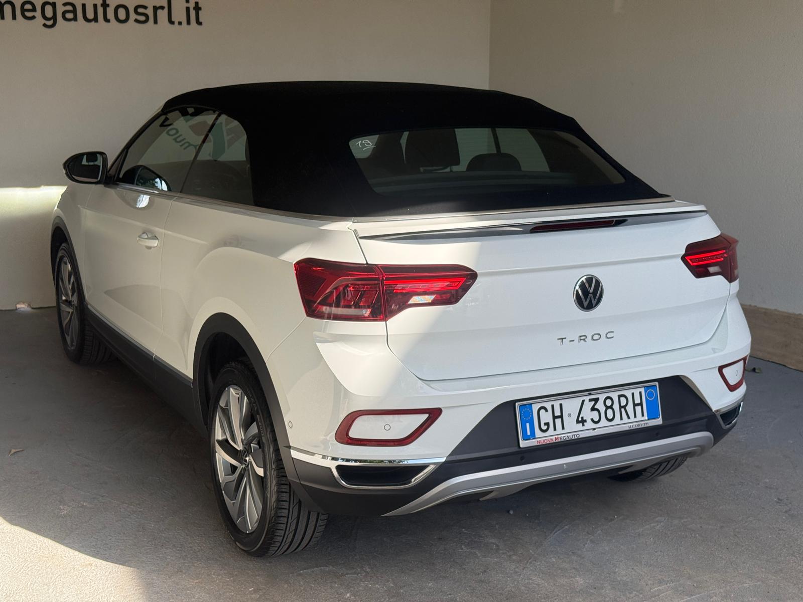 
								Volkswagen T-Roc Cabriolet 1.0 TSI Style full									