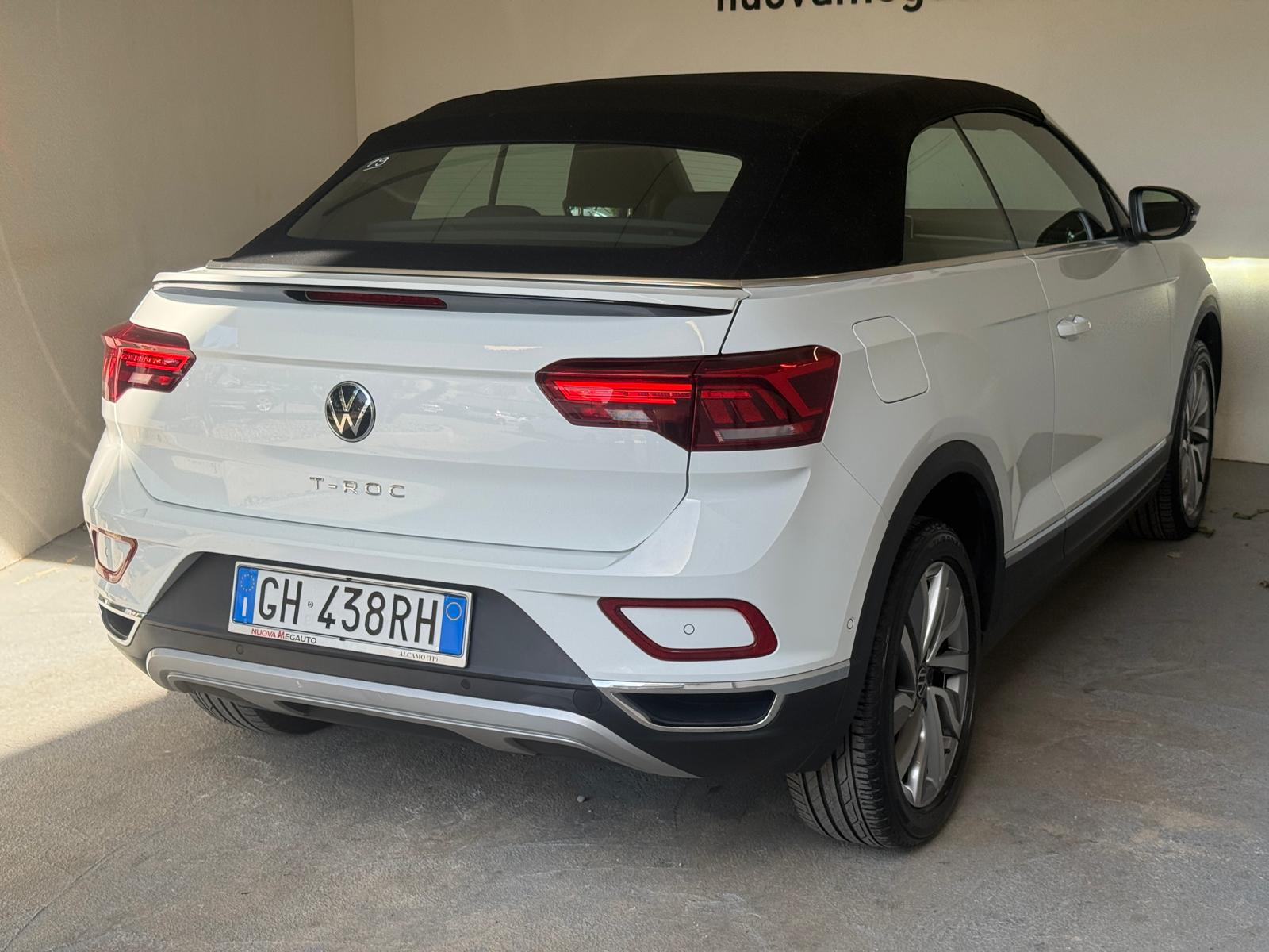 
								Volkswagen T-Roc Cabriolet 1.0 TSI Style full									