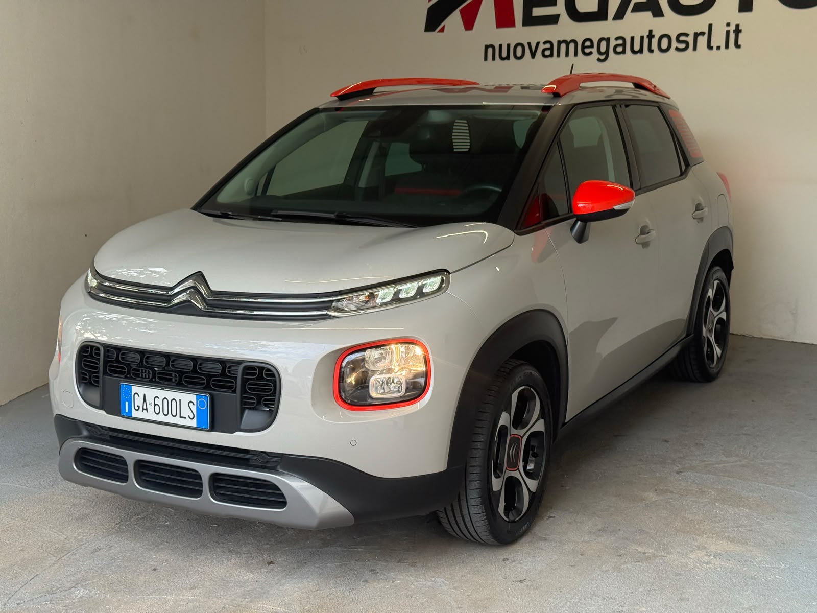 
								Citroen C3 Aircross 1.2 PureTech 110 Shine full									