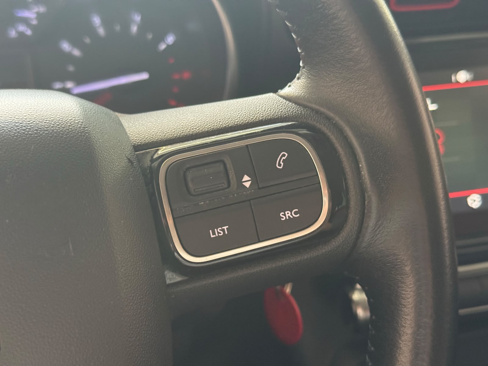 
								Citroen C3 Aircross 1.2 PureTech 110 Shine full									