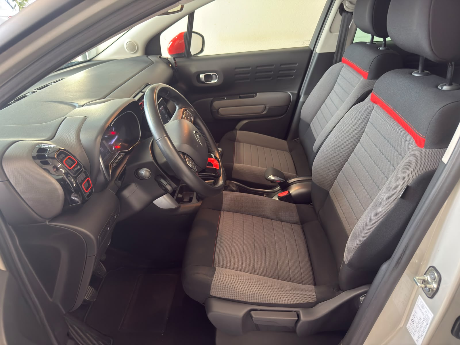 
								Citroen C3 Aircross 1.2 PureTech 110 Shine full									
