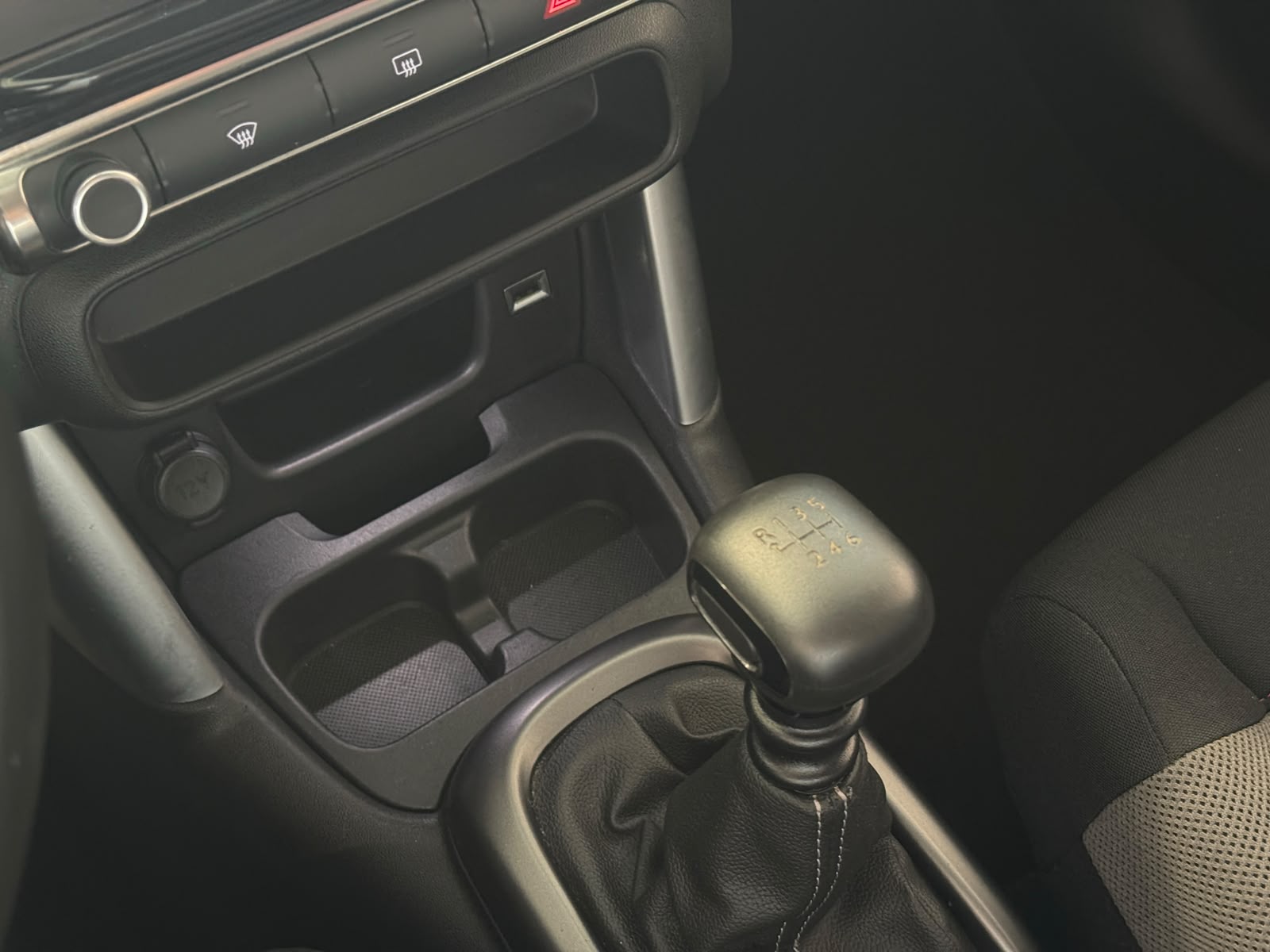 
								Citroen C3 Aircross 1.2 PureTech 110 Shine full									