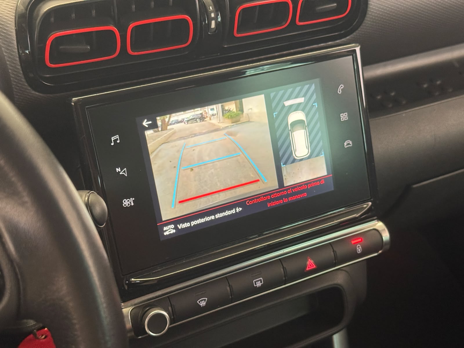 
								Citroen C3 Aircross 1.2 PureTech 110 Shine full									