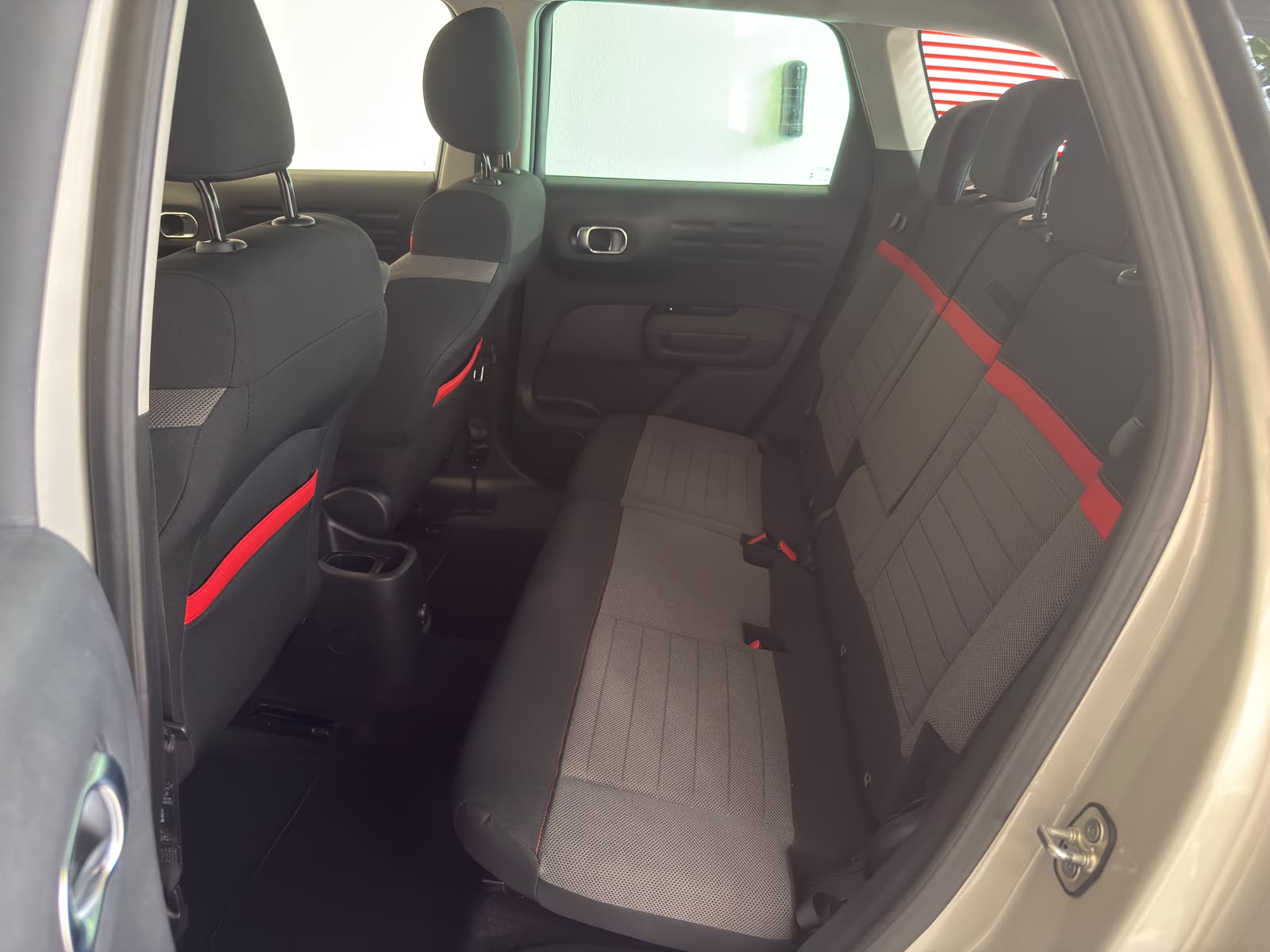 
								Citroen C3 Aircross 1.2 PureTech 110 Shine full									