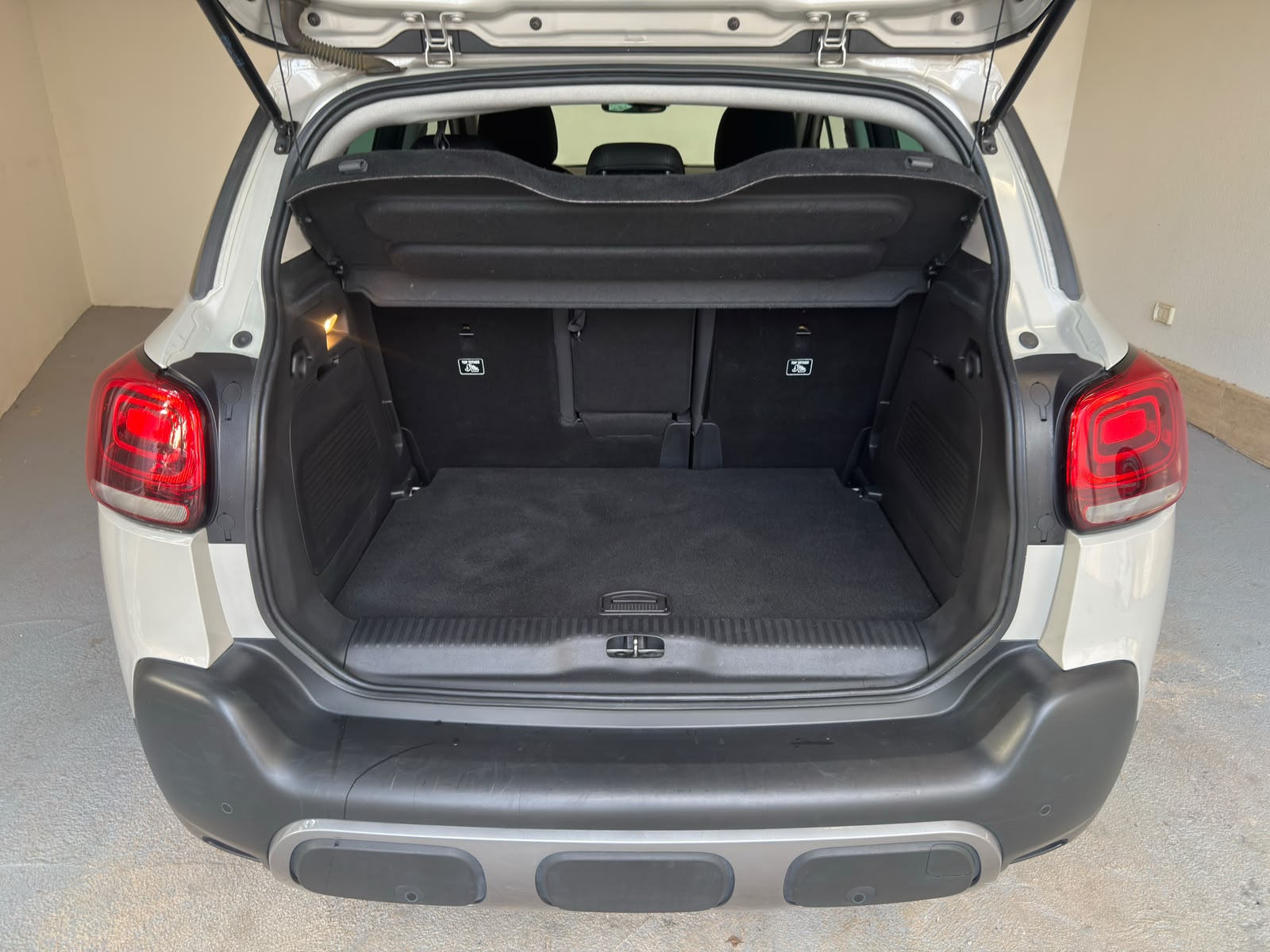 
								Citroen C3 Aircross 1.2 PureTech 110 Shine full									