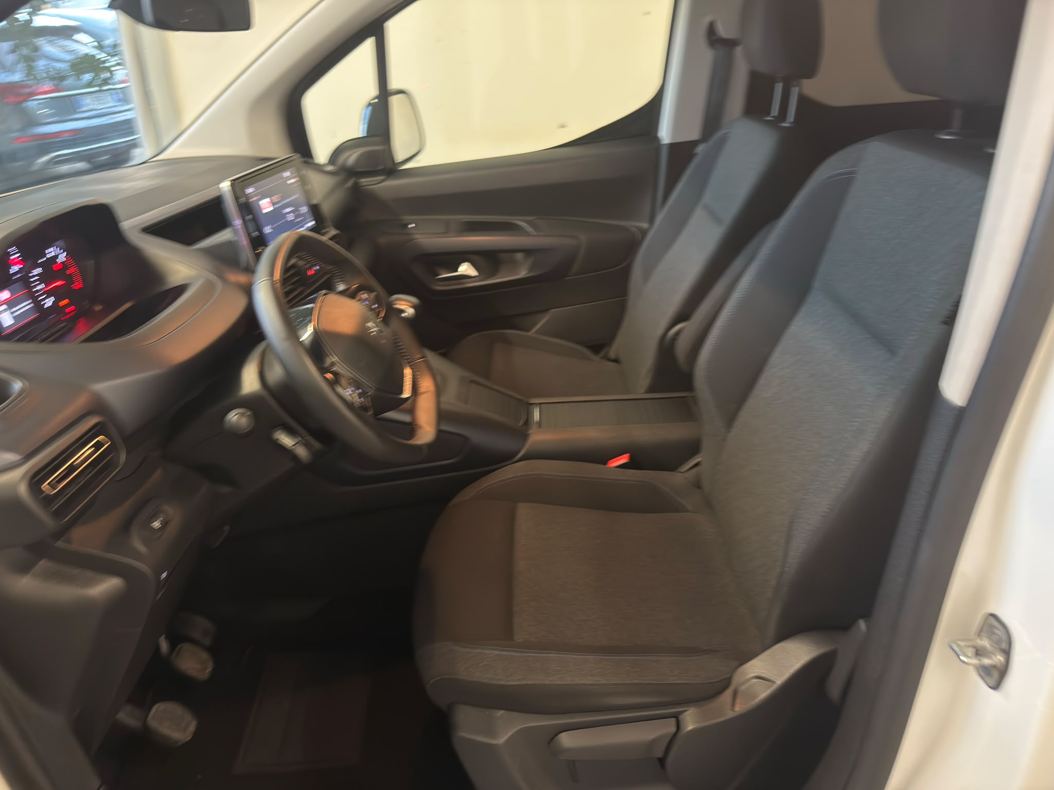 
								Peugeot Rifter 1.5 BlueHDi full									