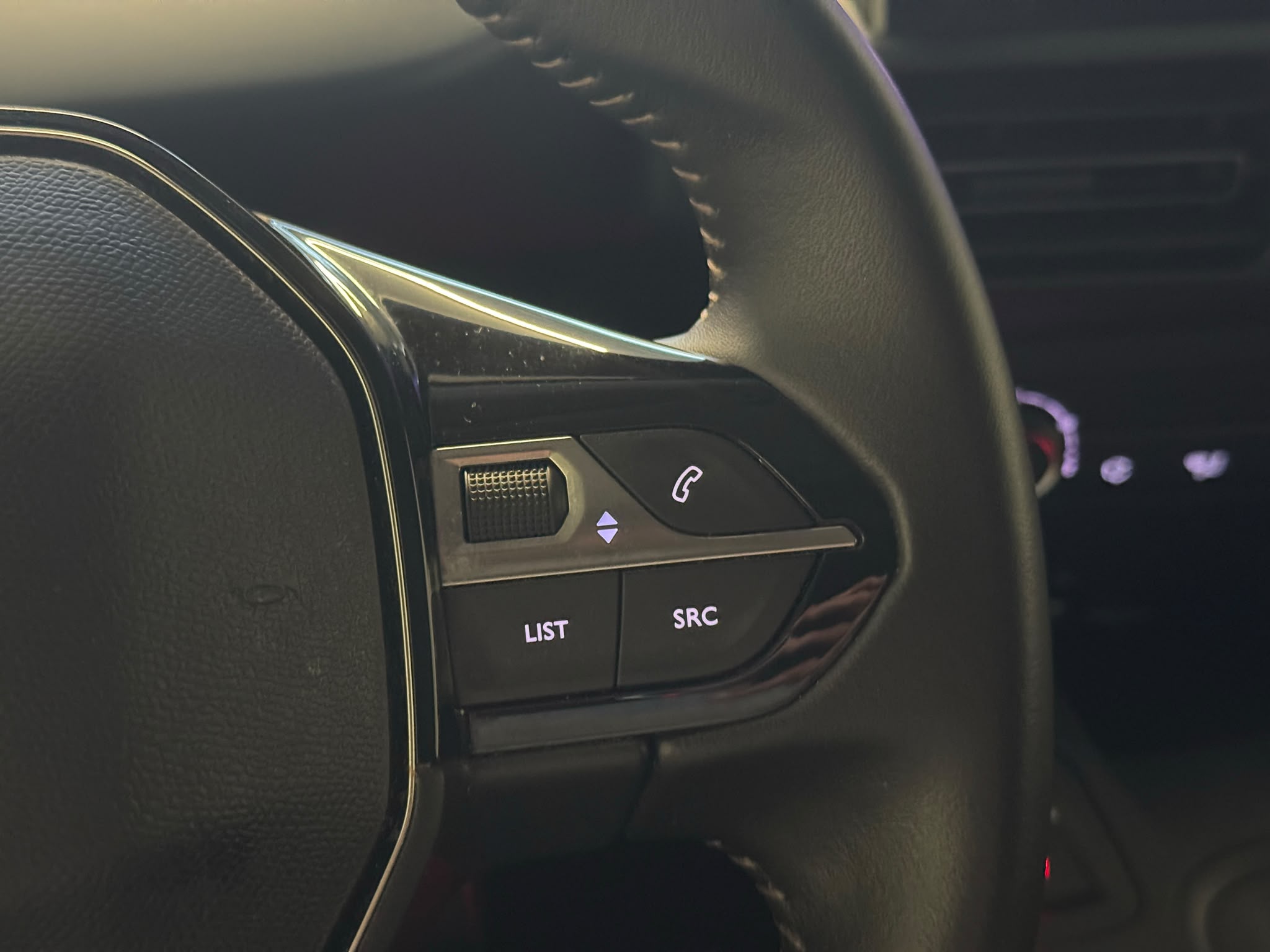 
								Peugeot Rifter 1.5 BlueHDi full									