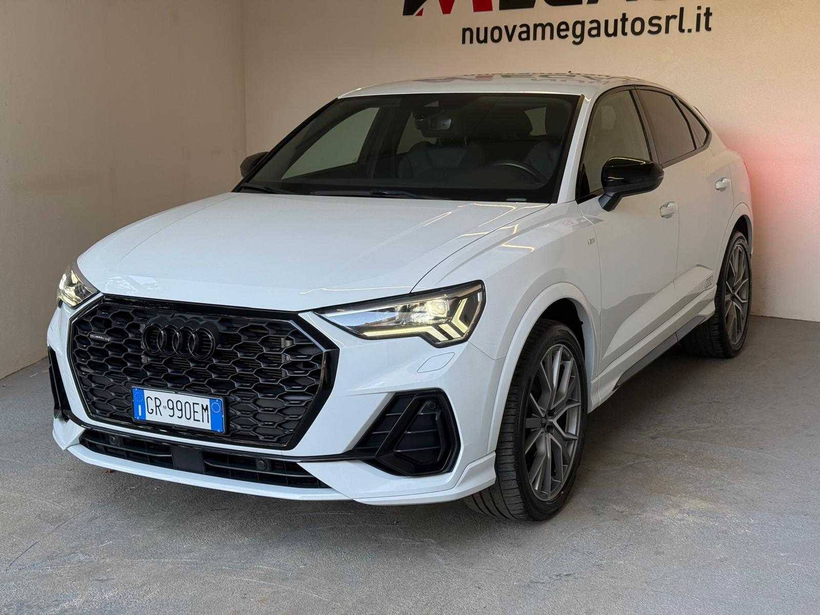 
								Audi Q3 Sportback 40 2.0 TDI quattro S line full									