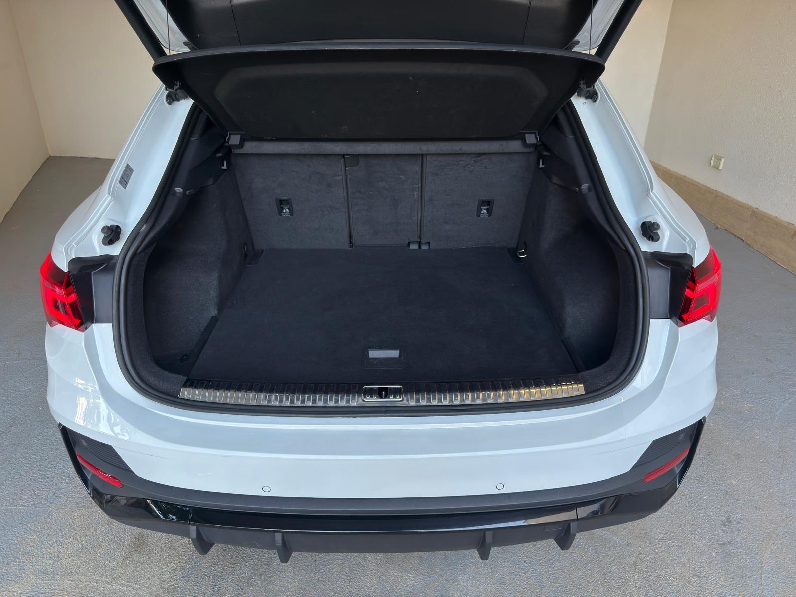 
								Audi Q3 Sportback 40 2.0 TDI quattro S line full									
