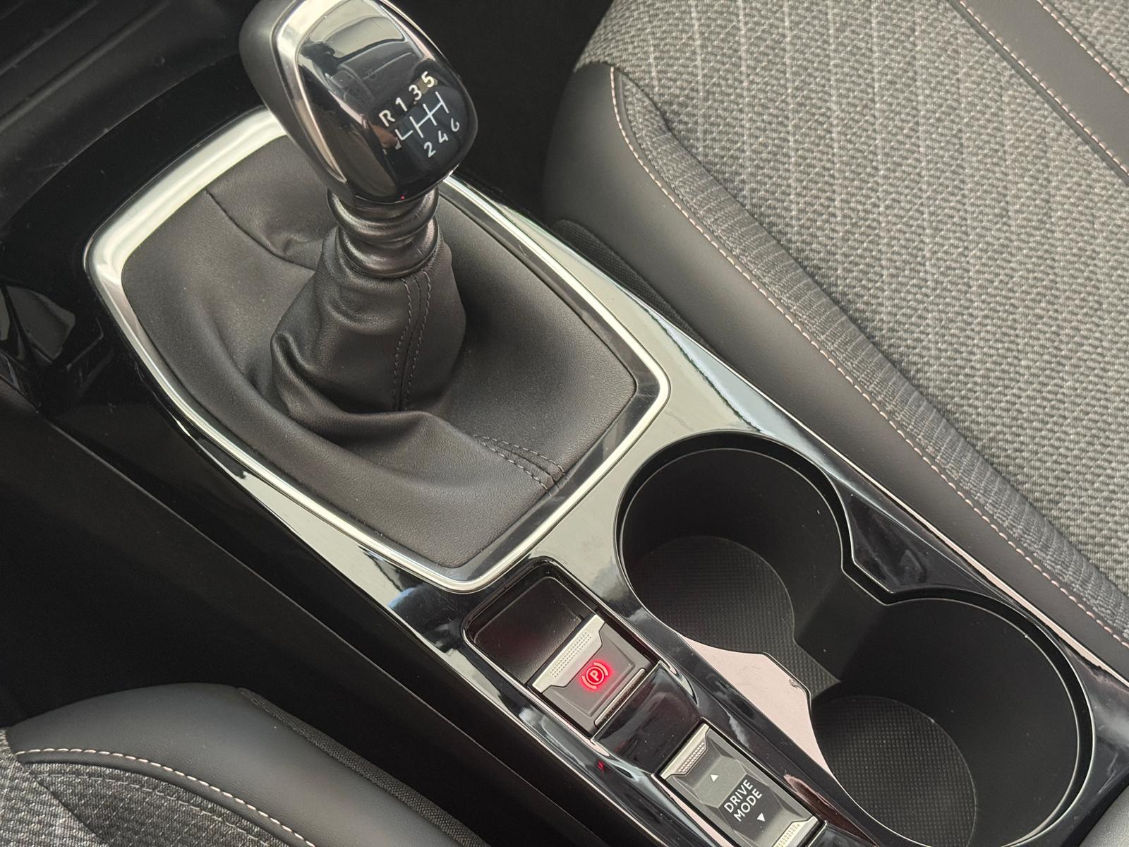 
								Peugeot 208 1.2 PureTech 100 Allure full									