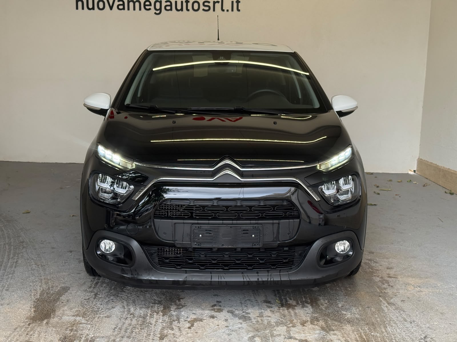 
								Citroen C3 1.2 PureTech 110 Shine full									