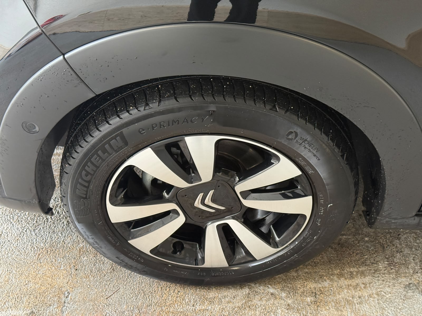 
								Citroen C3 1.2 PureTech 110 Shine full									