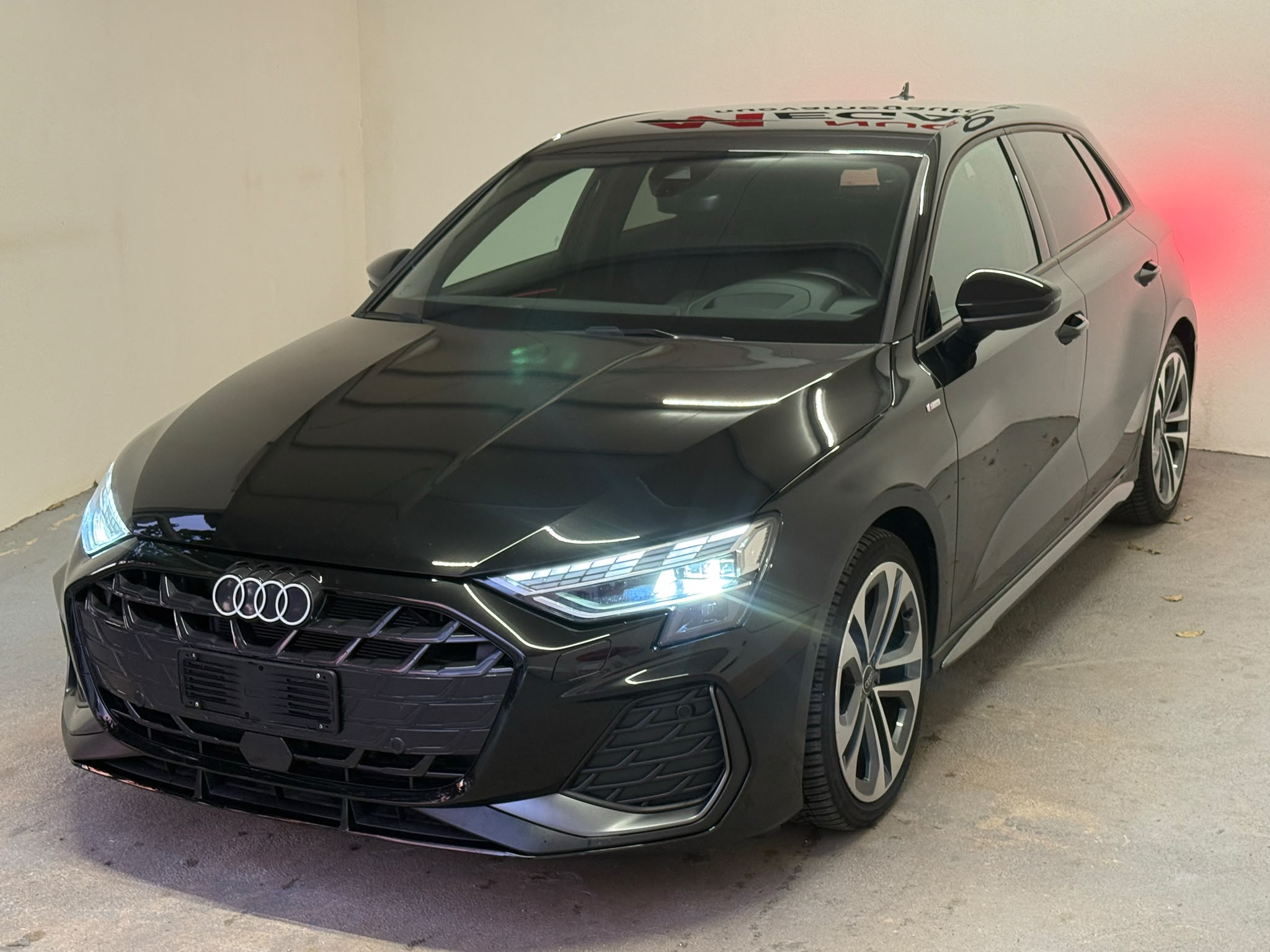 
								Audi A3 Sportback 2.0 TDI 35 S line full									