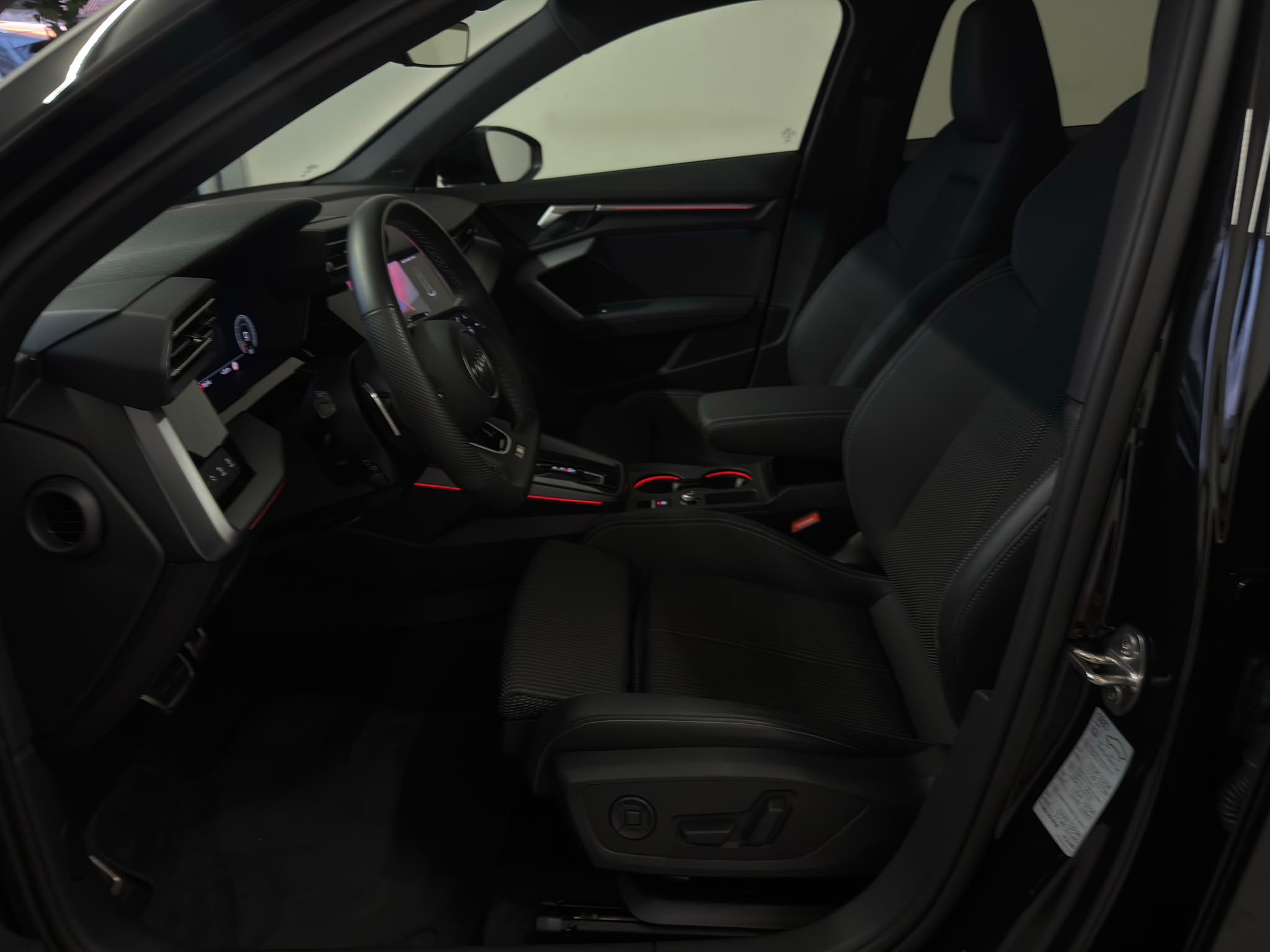 
								Audi A3 Sportback 2.0 TDI 35 S line full									