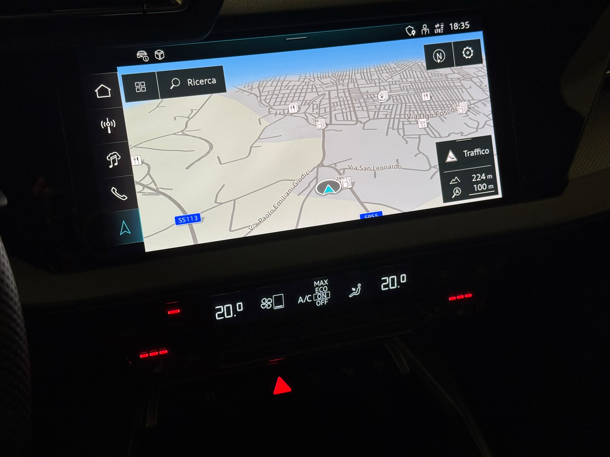 
								Audi A3 Sportback 2.0 TDI 35 S line full									