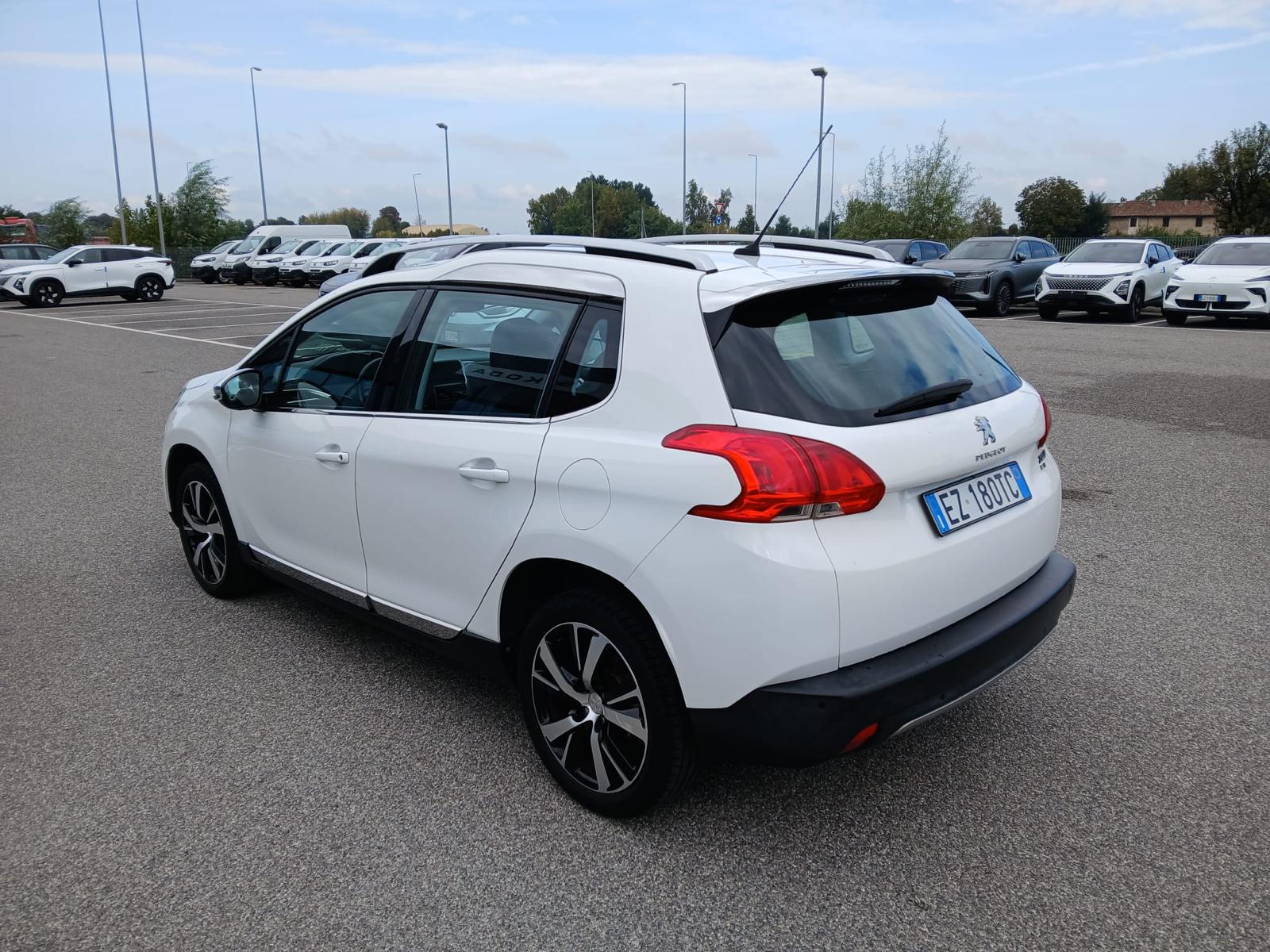 Peugeot 2008 1.2 PureTech 110 Allure