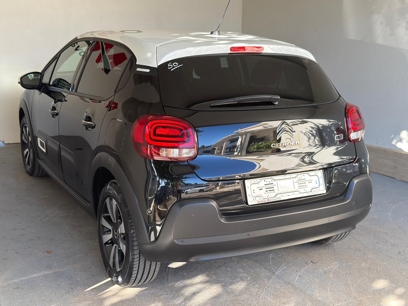 
								Citroen C3 1.2 PureTech 110 Shine full									