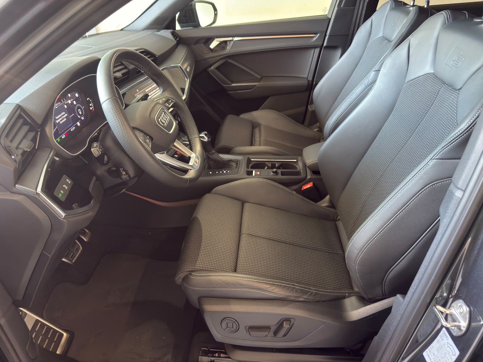 
								Audi Q3 Sportback 35 2.0 TDI S line full									
